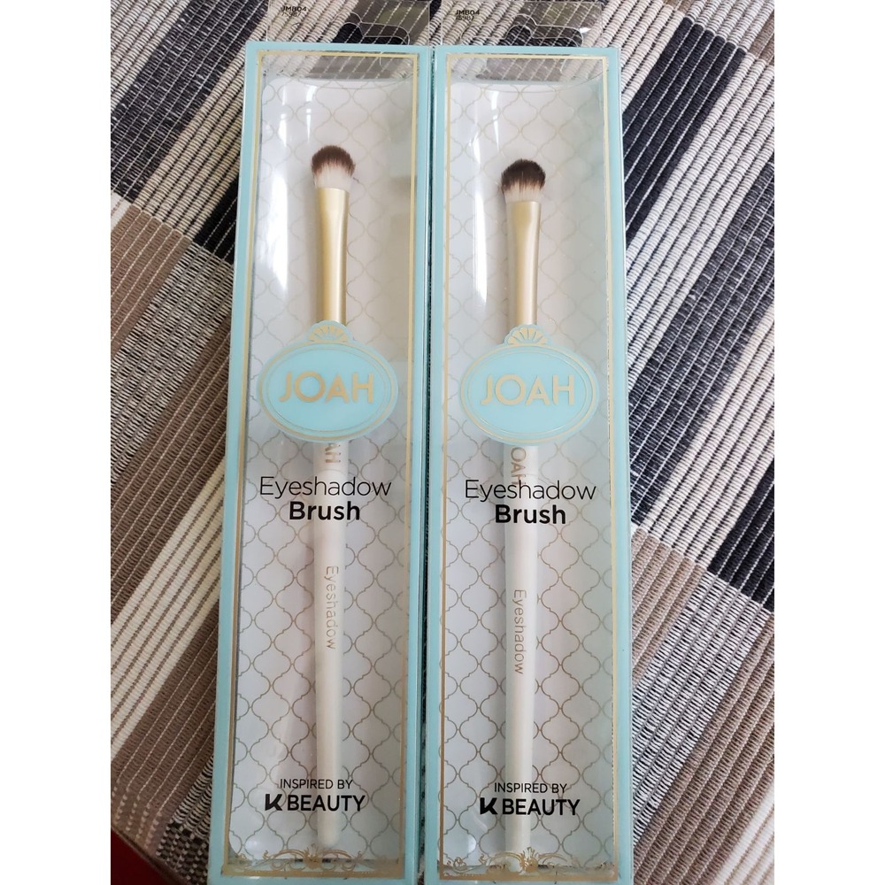 2 Joah eyeshadow brushes